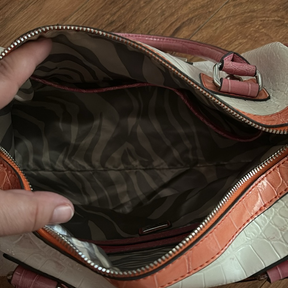 Guess purse white/ pink - Picture 6 of 11